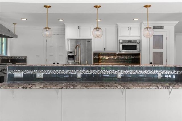 212 Kings Row, Marietta, GA 30067