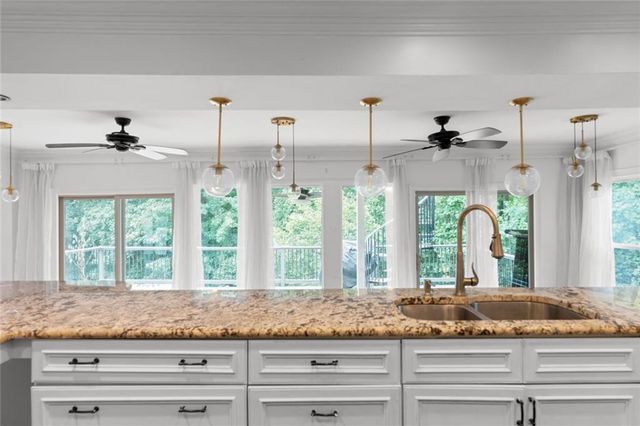 212 Kings Row, Marietta, GA 30067