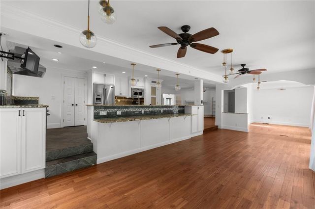 212 Kings Row, Marietta, GA 30067