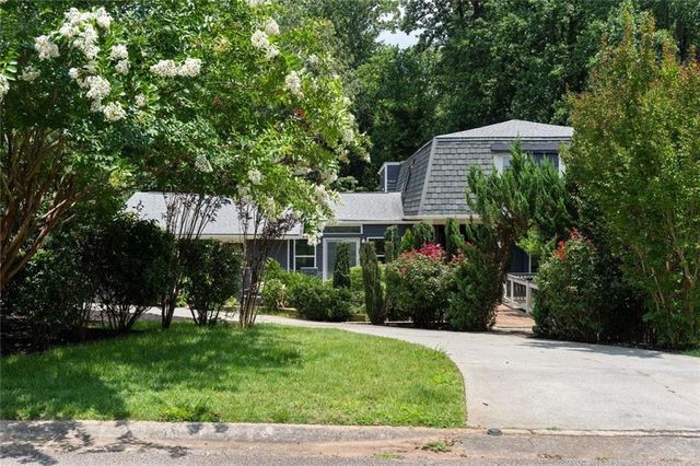 212 Kings Row, Marietta, GA 30067