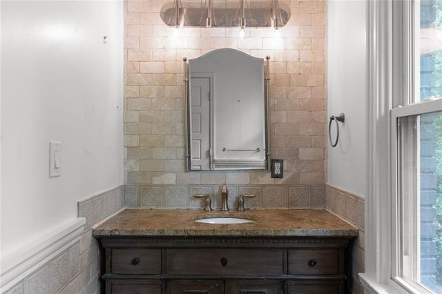212 Kings Row, Marietta, GA 30067