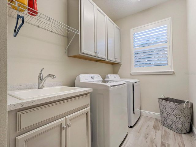 1045 CROSSWIND AVENUE, Sarasota, FL 34240