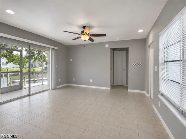 1107 SE 46th LN E, Cape Coral, FL 33904