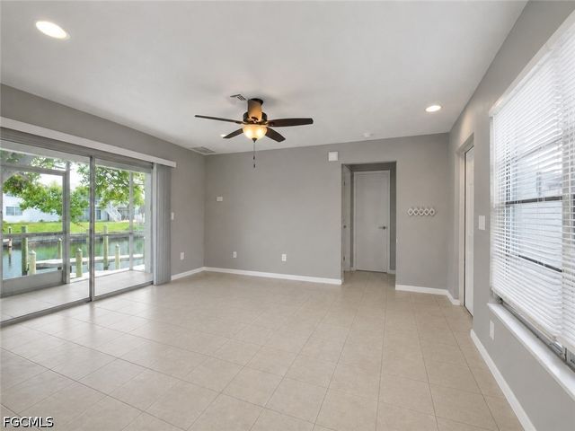 1107 SE 46th LN E, Cape Coral, FL 33904