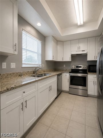 1107 SE 46th LN E, Cape Coral, FL 33904