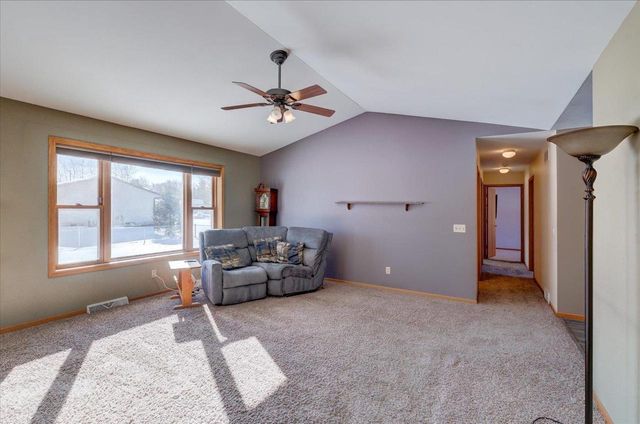 226 Bowlavard Avenue, Belleville, WI 53508