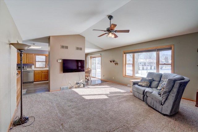 226 Bowlavard Avenue, Belleville, WI 53508