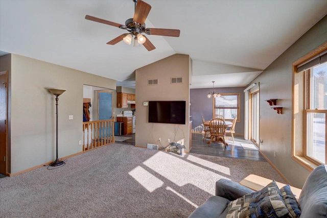 226 Bowlavard Avenue, Belleville, WI 53508