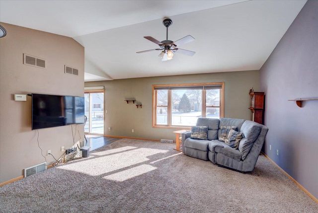 226 Bowlavard Avenue, Belleville, WI 53508