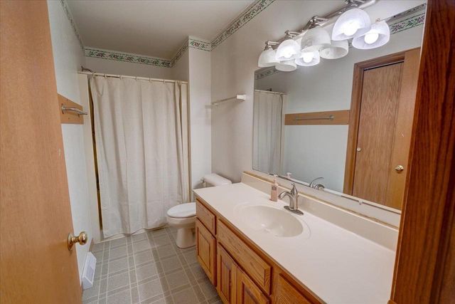 226 Bowlavard Avenue, Belleville, WI 53508