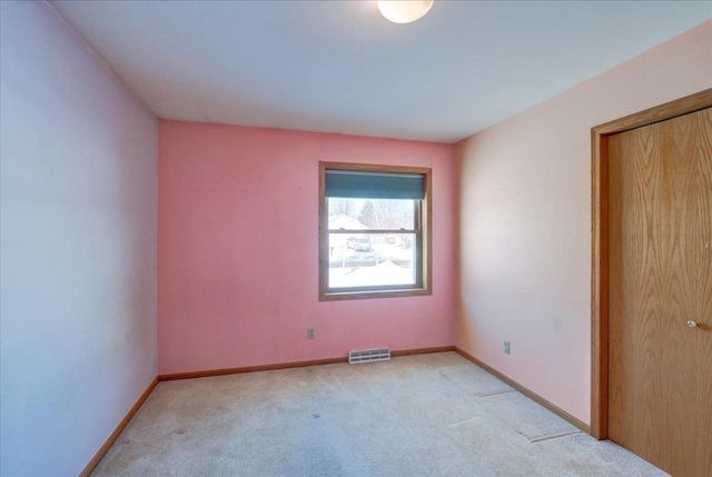 226 Bowlavard Avenue, Belleville, WI 53508