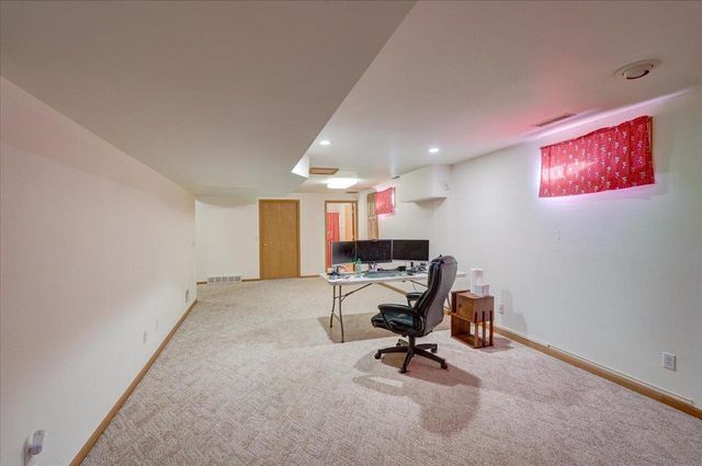 226 Bowlavard Avenue, Belleville, WI 53508