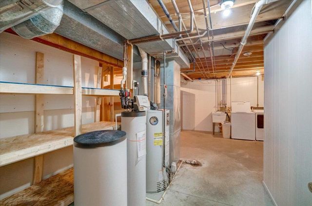 226 Bowlavard Avenue, Belleville, WI 53508