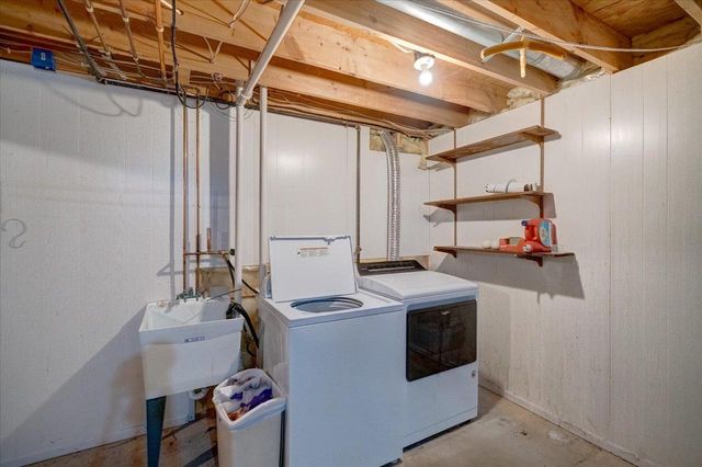 226 Bowlavard Avenue, Belleville, WI 53508