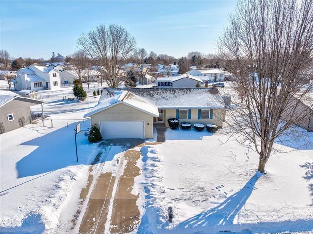 226 Bowlavard Avenue, Belleville, WI 53508