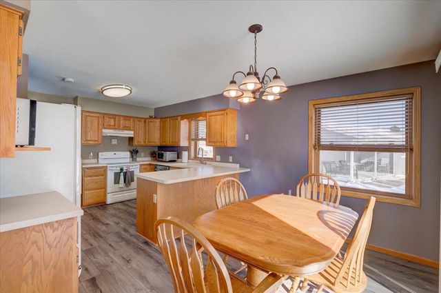 226 Bowlavard Avenue, Belleville, WI 53508