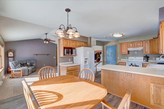 226 Bowlavard Avenue, Belleville, WI 53508