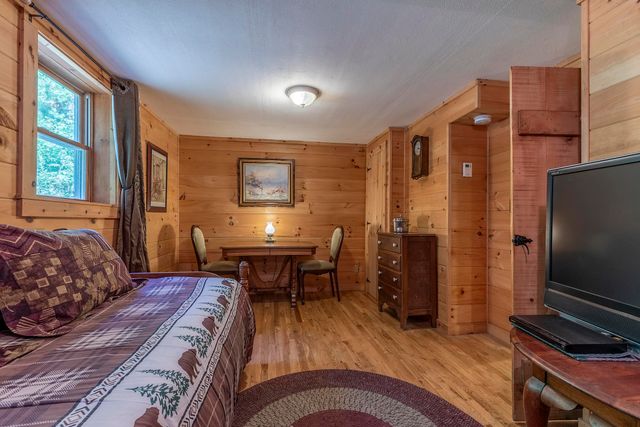 112 Robin Hill Road, Townshend, VT 05353