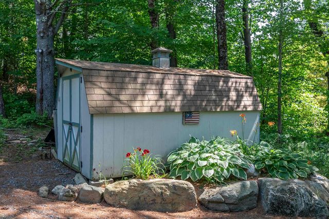 112 Robin Hill Road, Townshend, VT 05353