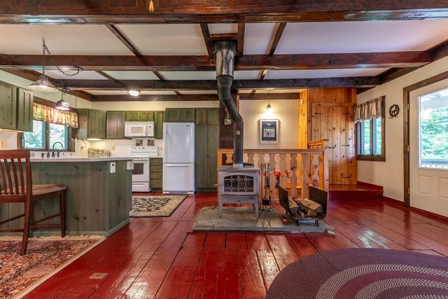 112 Robin Hill Road, Townshend, VT 05353