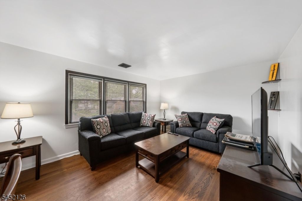 518 Thompson Ave, Roselle Boro, NJ 07203 — photo 3
