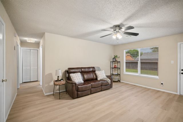 14004 S Poplar Street, Glenpool, OK 74033