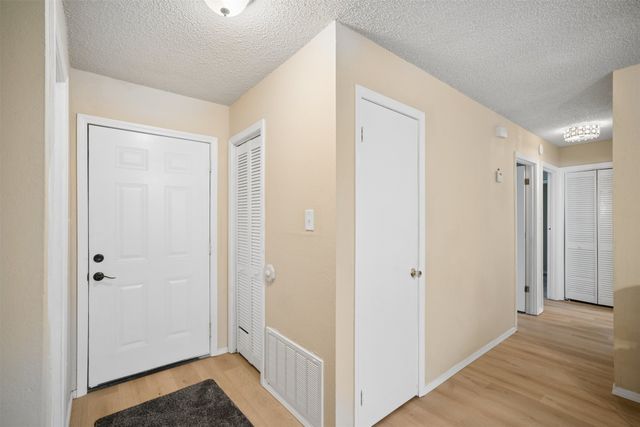 14004 S Poplar Street, Glenpool, OK 74033