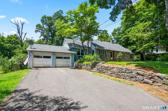 27 Bevin Boulevard, East Hampton, CT 06424