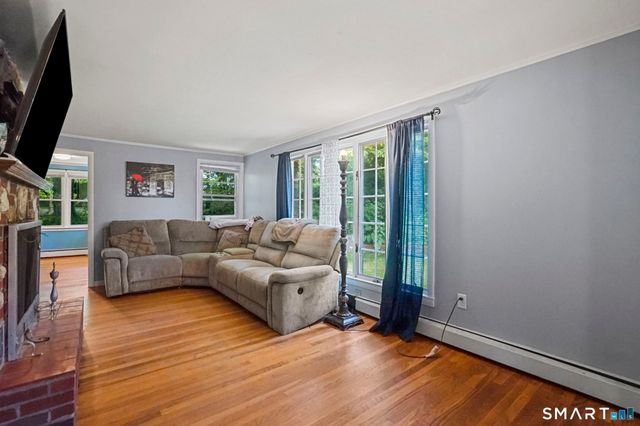 27 Bevin Boulevard, East Hampton, CT 06424
