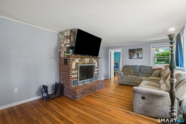 27 Bevin Boulevard, East Hampton, CT 06424