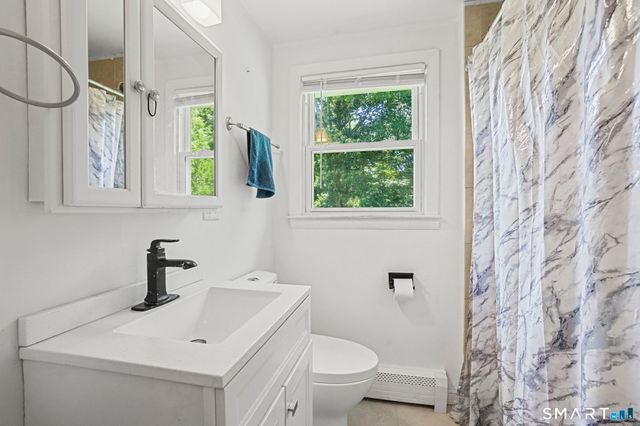 27 Bevin Boulevard, East Hampton, CT 06424