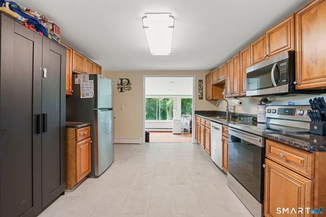 27 Bevin Boulevard, East Hampton, CT 06424
