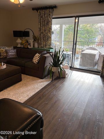 1277 Parkway Gardens Ct 211-C, Louisville, KY 40217