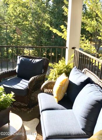 1277 Parkway Gardens Ct 211-C, Louisville, KY 40217