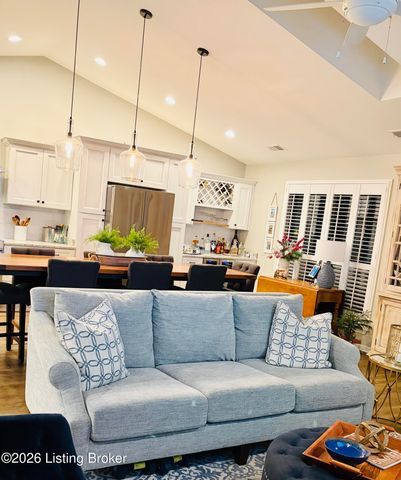 1277 Parkway Gardens Ct 211-C, Louisville, KY 40217