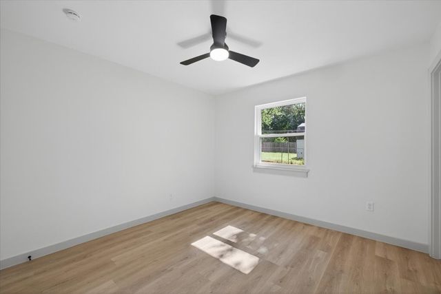 512 Mirike Drive, White Settlement, TX 76108