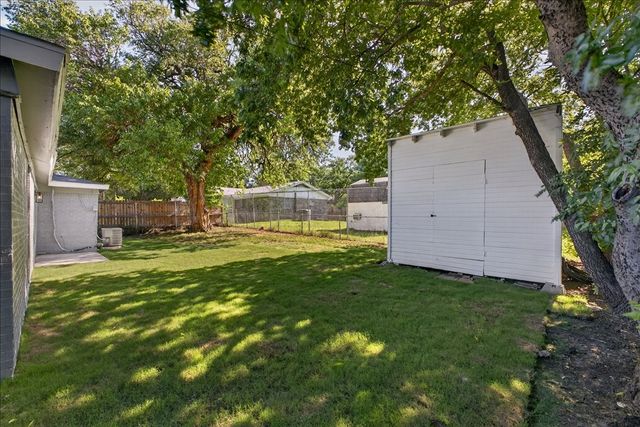 512 Mirike Drive, White Settlement, TX 76108