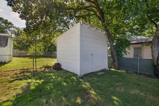 512 Mirike Drive, White Settlement, TX 76108