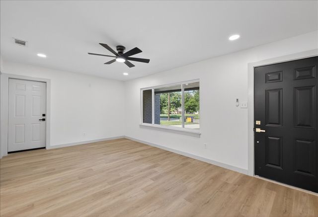 512 Mirike Drive, White Settlement, TX 76108