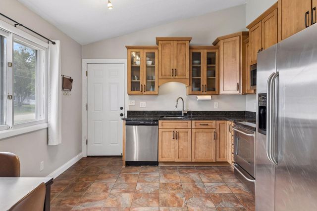 13404 Arthur Street W, Minnetonka, MN 55305