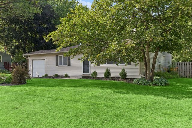 13404 Arthur Street W, Minnetonka, MN 55305