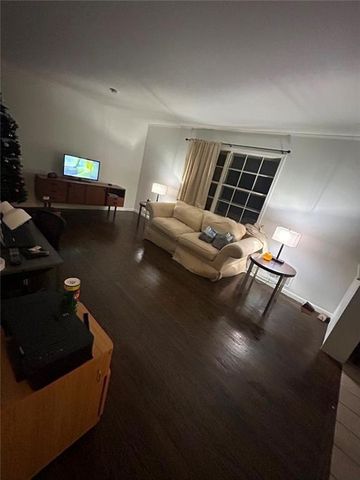 8844 Summit Street, Kansas City, MO 64114