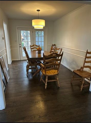 8844 Summit Street, Kansas City, MO 64114