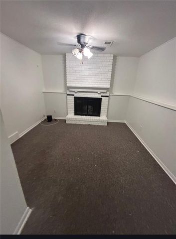 8844 Summit Street, Kansas City, MO 64114