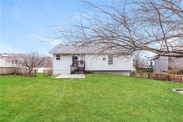 8424 NE 107th Court, Kansas City, MO 64157