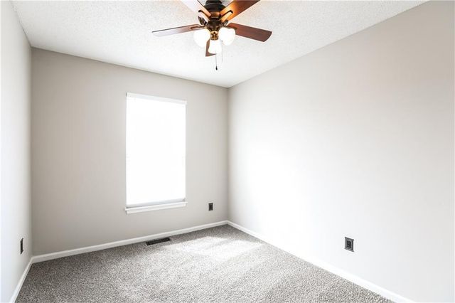 8424 NE 107th Court, Kansas City, MO 64157