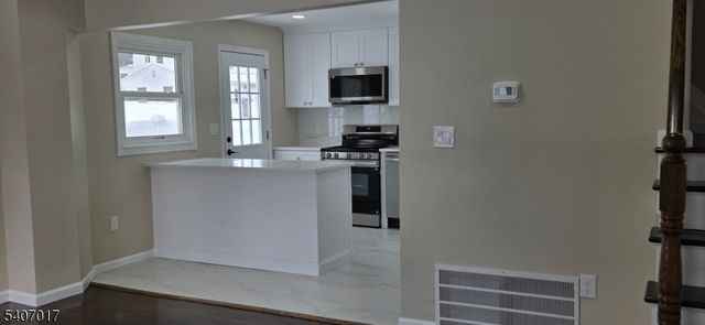 22 Robin Pl, Sayreville Boro, NJ 08859