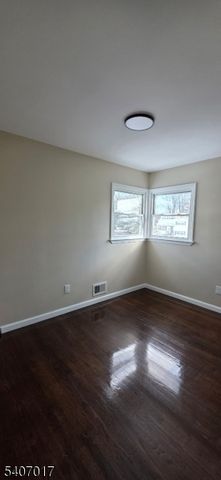 22 Robin Pl, Sayreville Boro, NJ 08859