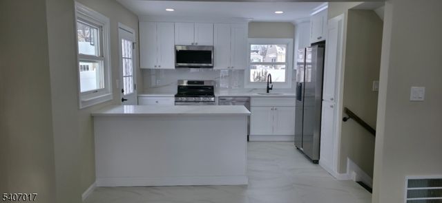 22 Robin Pl, Sayreville Boro, NJ 08859