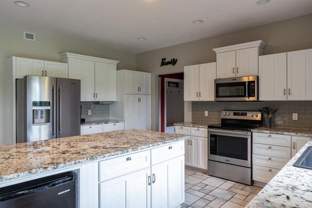 5193 HIGH POINTE DRIVE, Winneconne, WI 54986